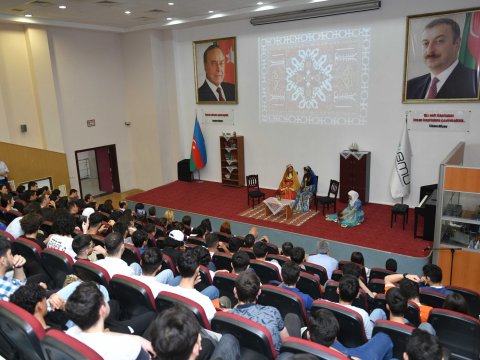 BMU tələbələri Axundovun əsərini səhnələşdirib