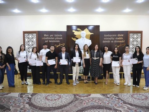 GDU-nun “Brend tələbə”ləri mükafatlandırılıb - FOTOLAR