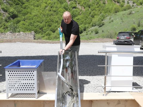 Prezident Kəlbəcərin Zallar kəndinin təməlini qoydu