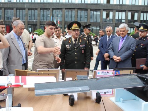 BMU tələbələrinin dronları nümayiş etdirilib
