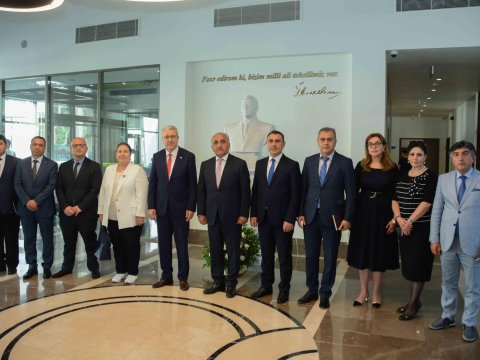 UNEC Ege Universiteti ilə ikili diplom proqramına başladı