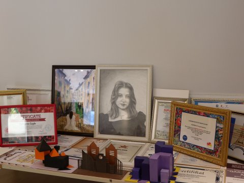 Mərhum tələbə Leyla Babayevanın sərgisi açılıb