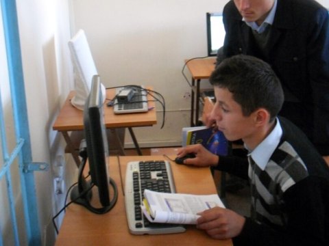 Direktorlar şagirdlərə komputerdən istifadəyə imkan vermirlər - EKSPERT