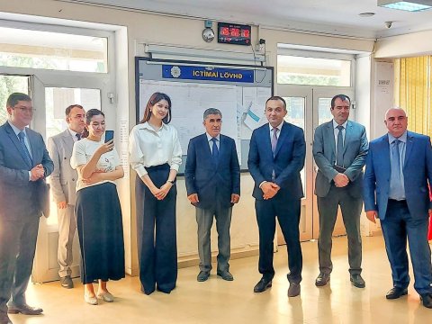 Özbəkistan nümayəndələri inklüziv təhsil siniflərində