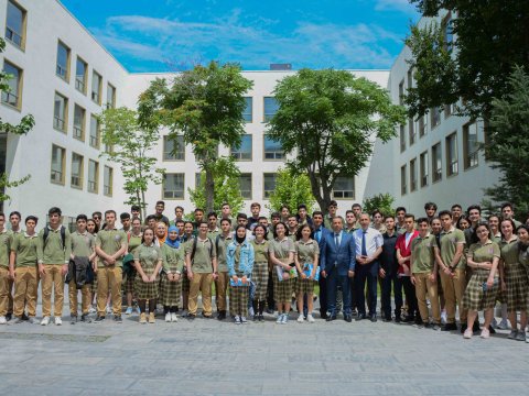 Şagirdlər “UNEC-i tanı” layihəsində iştirak ediblər - FOTOLAR