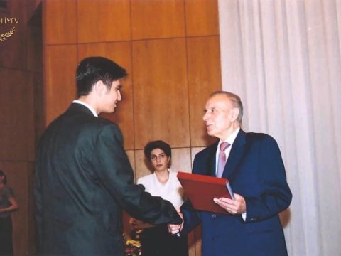 “İlk Prezident təqaüdçüləri”ndən proqramçı Sergey Əkbərov  - VİDEO