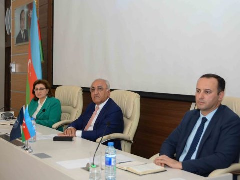 Rektor tələbə təşkilatlarının yeni sədrləri ilə görüşüb