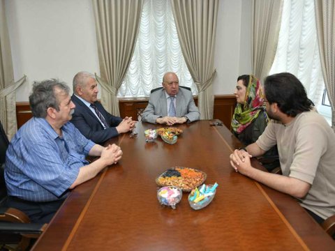 Rektor FAST Milli Universitetinin nümayəndəsi ilə görüşüb