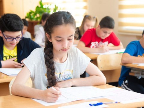 DİM məktəblilərə imtahan keçirib