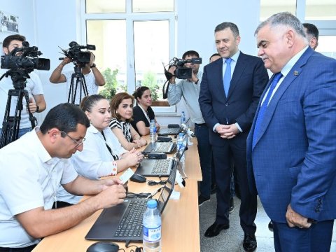 Deputat müəllim adı ilə sertifikasiya imtahanına girmək istədi - Bakıda maraqlı OLAY