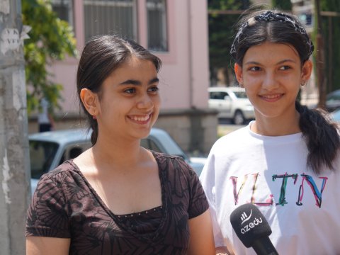 Sertifikasiyada maraqlı AN: ”Müəllimimizə dəstək üçün gəlmişik”