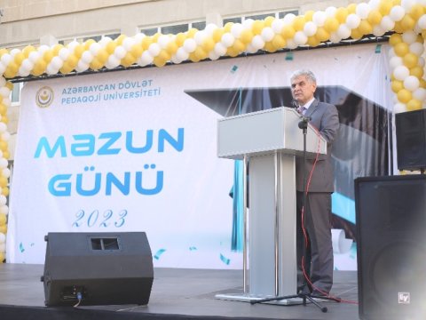 Daha bir universitetdə “Məzun günü” - FOTOLAR