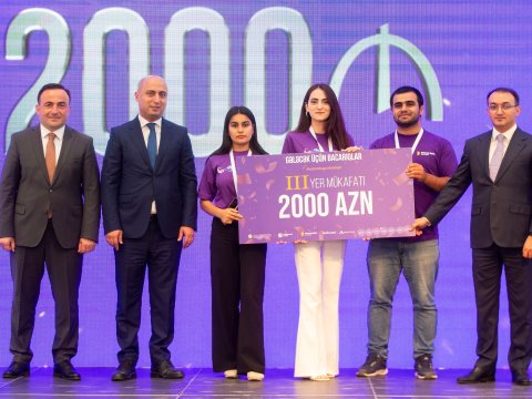 BMU-nun rektoru uğur qazanan tələbələrlə görüşüb