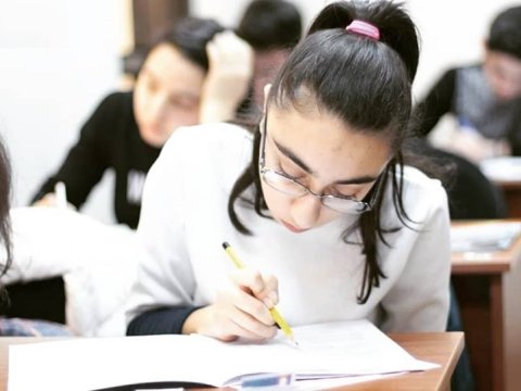 Ali məktəblərə imtahansız qəbul olunanların qeydiyyatı BAŞLADI