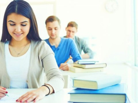 UNEC 600-dən çox bal toplayan abituriyentlərə xüsusi təqaüd VERƏCƏK