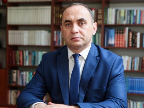 “Universitetlərdə keyfiyyətli tələbələr yetişdirməliyik” - Deputat  