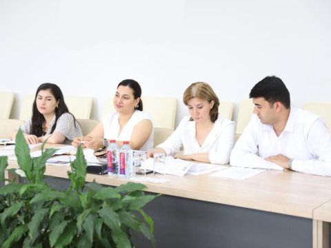 Təhsil İnstitutunda Yaponiyanın təhsil şirkəti ilə görüş keçirilib