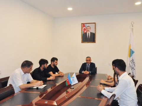 Müsabiqə-festivalda təmsil olunan MDU tələbələri ilə görüş keçirilib