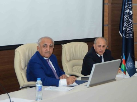 UNEC-də inzibati heyətin fəaliyyəti qiymətləndirilib