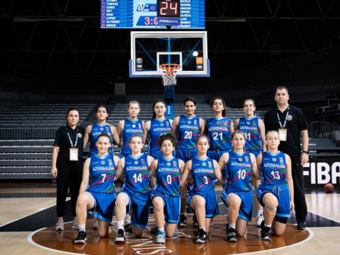 Qalib qızları türk təyyarə kapitanı belə təbrik etdi - Təsirli video