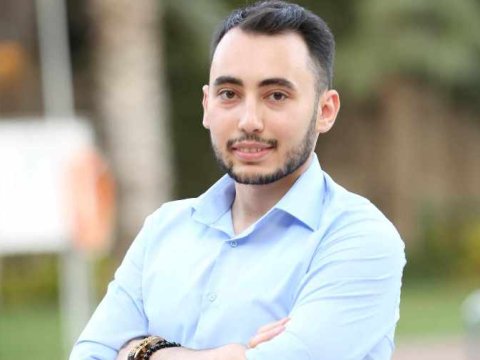 17 xarici universitetə qəbul olundu: müəllim olmaq istəyir  