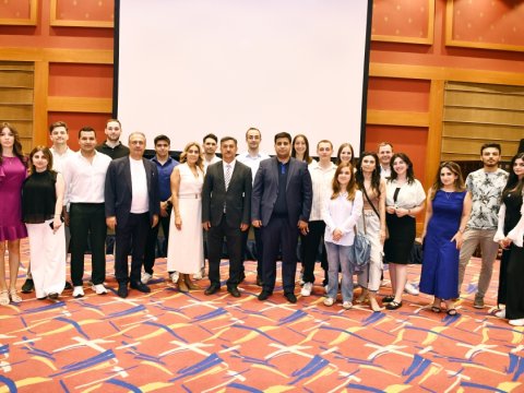 ADNSU: Beynəlxalq yay məktəbində ilk mühazirə...