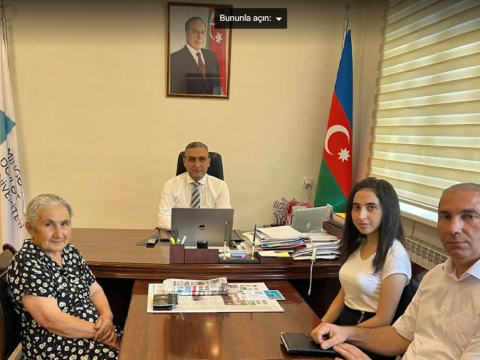 Rektor yüksək bal toplayan abituriyentlə görüşdü