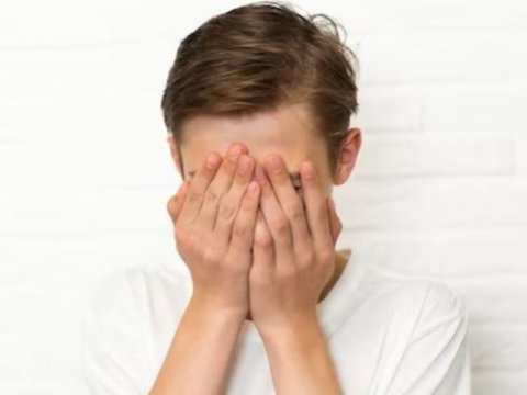 Yay düşərgəsində məktəblini döydülər: gözləri görmür - FOTO