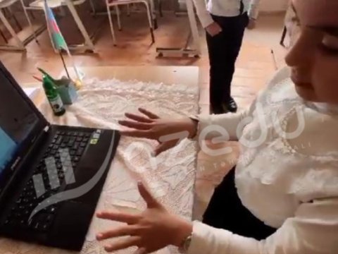 Vunderkind şagird: həm şeir deyir, həm də hesablama aparır + VİDEO  