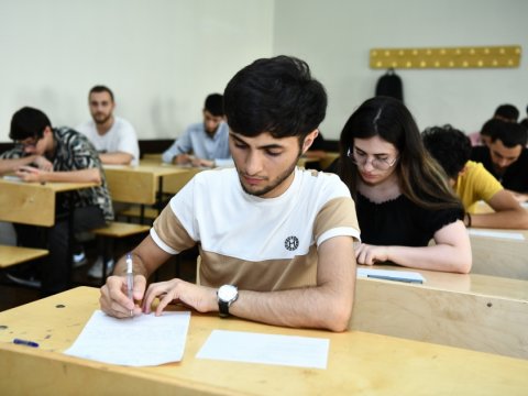 ADNSU-da kəsiri olan tələbələrin imtahanı başa çatıb
