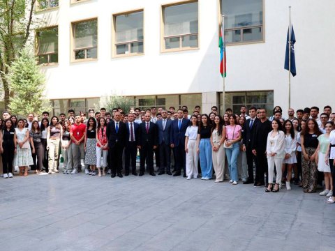 Xaricdə təhsil hüququ qazanan tələbələrlə GÖRÜŞ