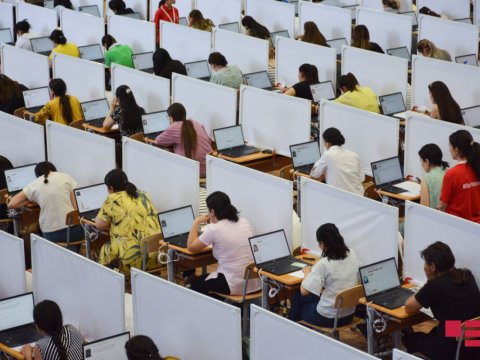 Bu gün mindən çox müəllim üçün təkrar sertifikasiya imtahanı keçirilib