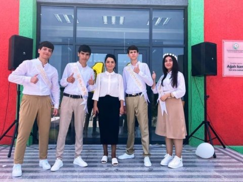 Ağalı məktəbinin iki məzunu tələbə adı qazandı