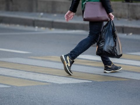 15 yaşlı məktəblini avtomobil vurub