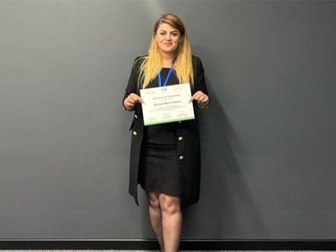 “Fədakar müəllim”: Beyləqandan Biləsuvara gedir, az maaş alır...  