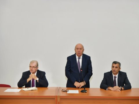 BMU - da yeni tədris ilinə hazırlıqla bağlı müşavirə...