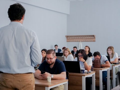Müəllimlər “Viveka Mentorship” proqramında iştirak edəcək