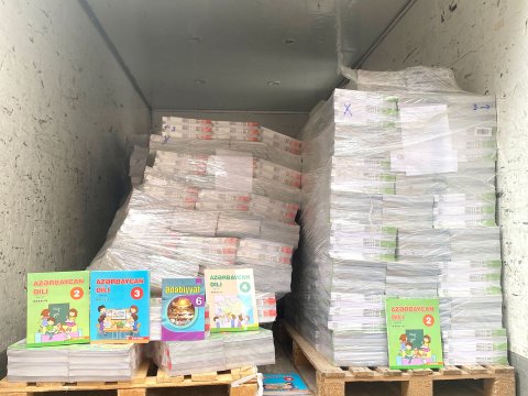 Gürcüstana 21 402 ədəd dərslik göndərilib