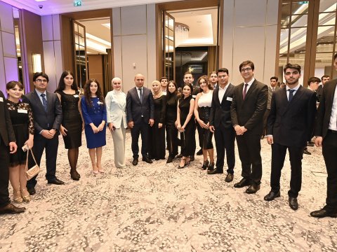 Dövlət proqramları ilə təhsil alacaq məzunlarla MÜZAKİRƏ 