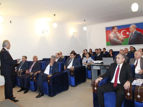 MDU - da mühazirə dinlənilib