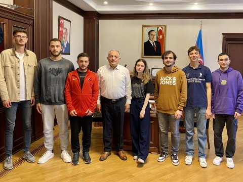 AzTU-nun rektoru türkiyəli tələbələrlə görüşüb