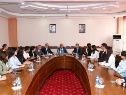 Rektor tələbə təşkilatlarının rəhbərləri ilə görüşüb  