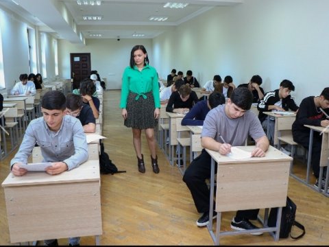 Yeni qəbul olan tələbələrin ingilis dili bilikləri yoxlanılır  