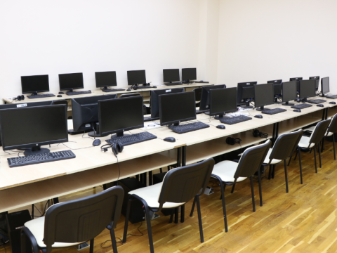 Universitetlərdə kompüter təminatı - UNEC- də vəziyyət necədir?