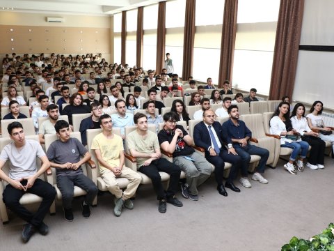 Tələbələri “Code for future” təhsil layihəsi barədə məlumatlandırılıb