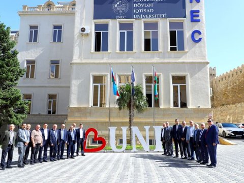 Məzunlar 40 il sonra UNEC-də görüşüblər