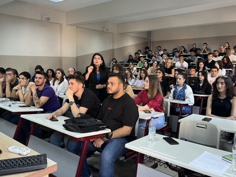 AzMİU-nun müəllimi Ege Universitetində ingilis dilində dərslər keçib