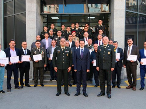 Paytaxtın çağırışaqədərki hazırlıq müəllimləri təltif edilib