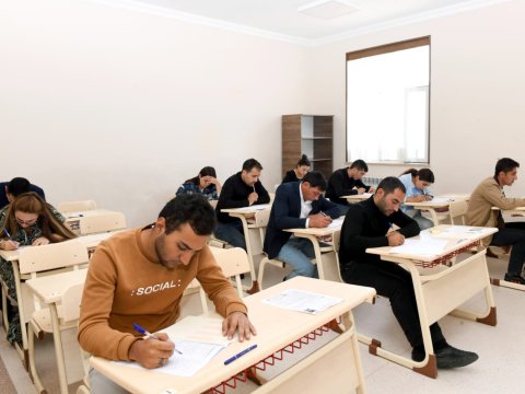 Dövlət qulluğuna qəbul üzrə test imtahanı...