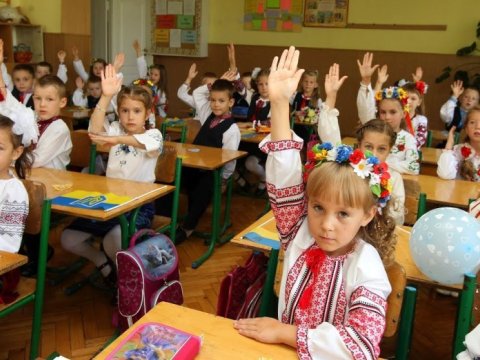 Rus dilində təhsil alanlar ana dillərini bilmirlər ! 